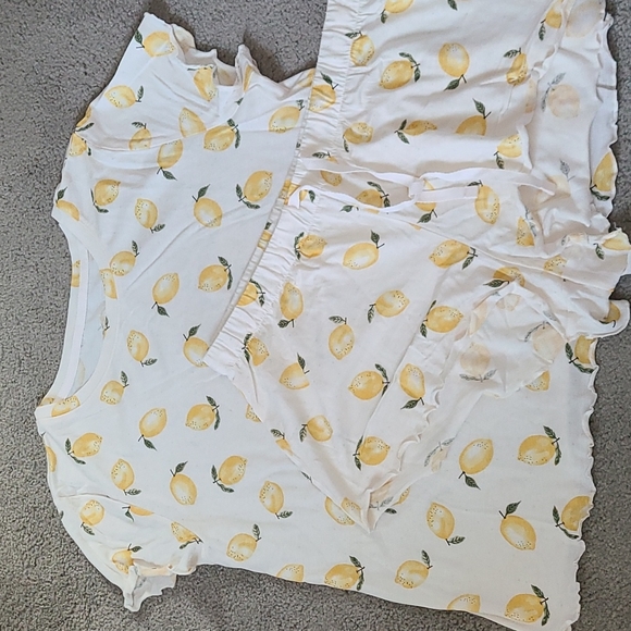 LC Lauren Conrad Other - Lauren Conrad Lemon PJ Set